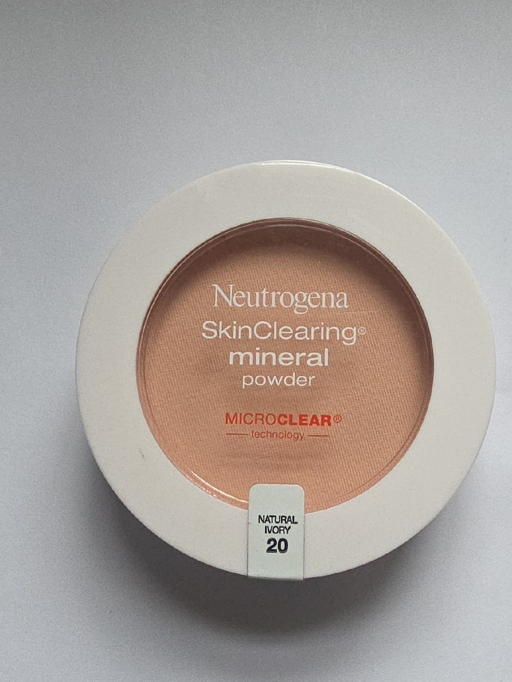 3 FOR $9 SEE DETAILS Neutrogena SkinClearing Mineral Powder SHADE 20